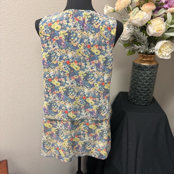 Cabi Floral Chiffon Sleeveless Blouse – Lightweight & Lined – Size Small - Picture 3 of 8